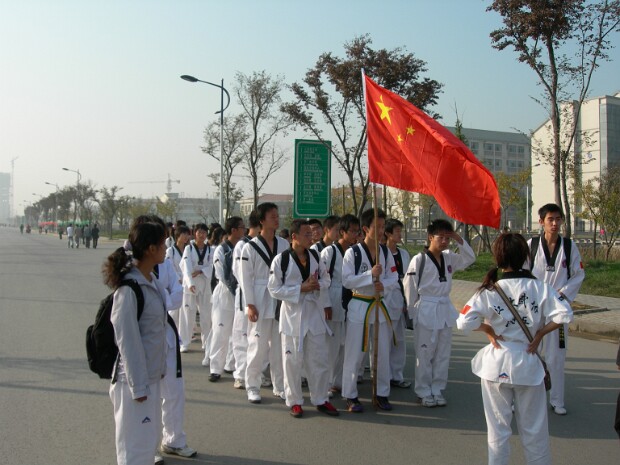 Taekwondo Outing Hanhan joined the university martial arts club. We went on an outing to Tai Lake.