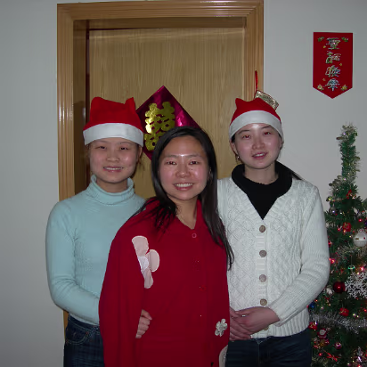 Christmas_2005-016 The Christmas Elves, Summer, Hanhan, and Lily.