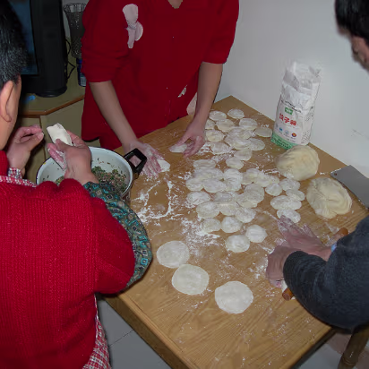 Spring_Festival_06-005 Dad is the rolling expert, very fast.