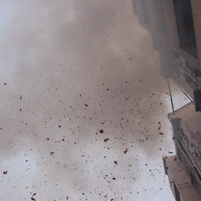 Spring_Festival_06-010 The debris is 4 stories high!