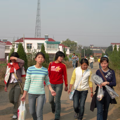 Putang_Outing_Nov_05-001 Heading out with our snacks and games.