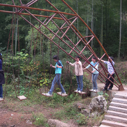 Putang_Outing_Nov_05-007 Crossing the swing bridge.