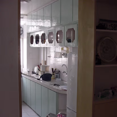 Apt_2005-008 To the kitchen