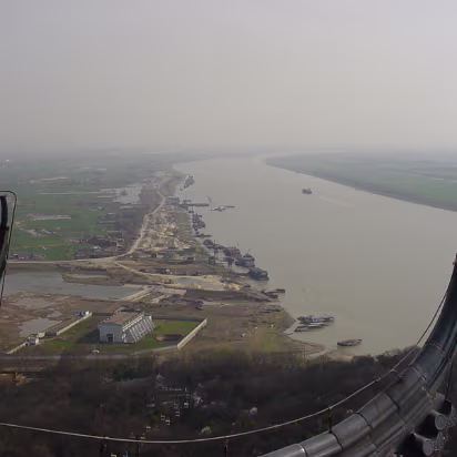 Caishi_Mar_2005-010 The island is on the right.