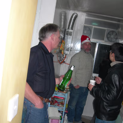 Christmas_2005-009 The fellas in the kitchen.