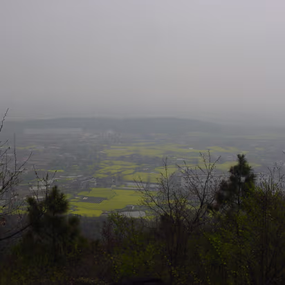 Temple_Mar_2004-018 Looking in another direction. It was a hazy day.