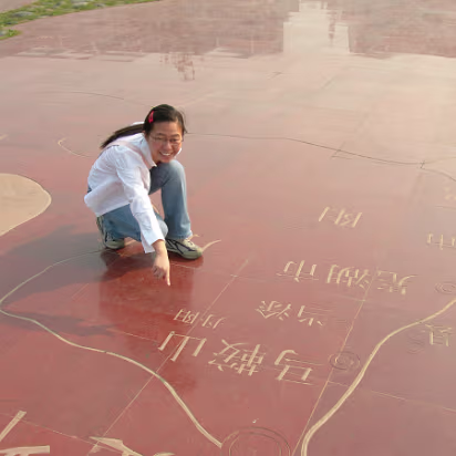 Zhu_Ran-007 Hanhan and the map of China during the three Kingdoms period.