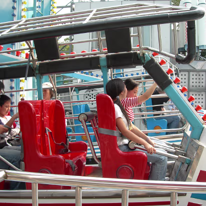 Suzhou-2006-06 Hanhan getting ready to take the first ride of the day. On the Shenzhou VI!