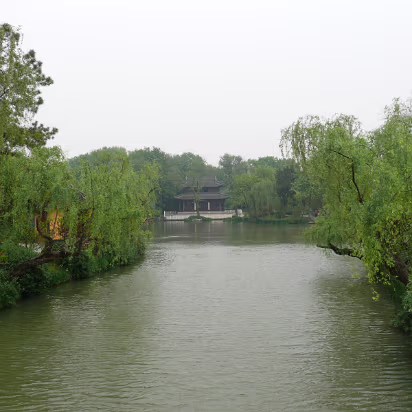 Yangzhou-Apr-07-014 A view down the lake. See why it's 'Slim West Lake'?