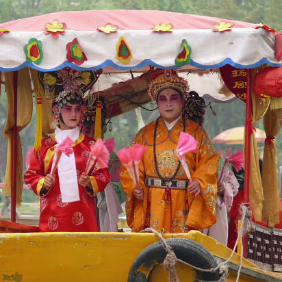 Yangzhou-Apr-07-035 Yangzhou Opera performance on a boat. Just to entertain people in the park.