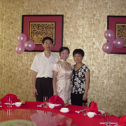 Wedding-Dinner-12 Hanhan & her parents.