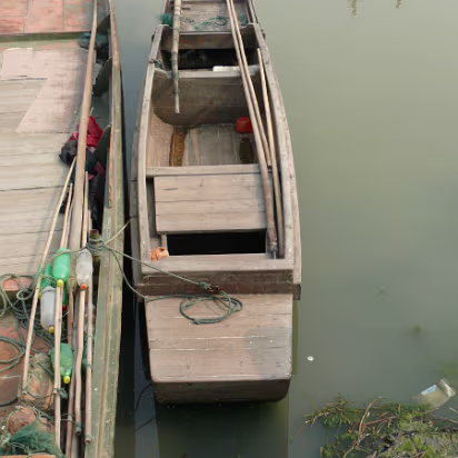 Boat-Buying-13 A little row boat. This is much more our speed.