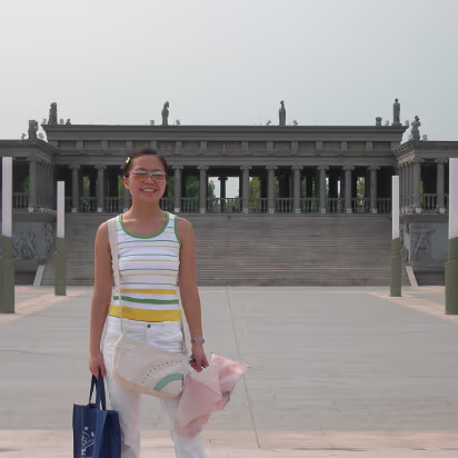 EuropePark02 Hanhan in front of Zeus' altar