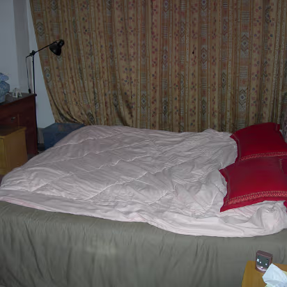 Guanghua-House-10 The bedroom. See the twin beds pushed together? Nice...