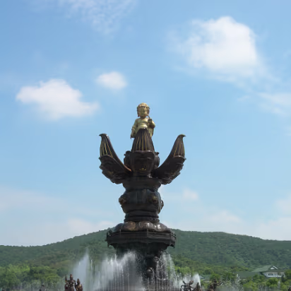 Ling-Shan-13 Cleaning is over. Another performance in 2 hours.