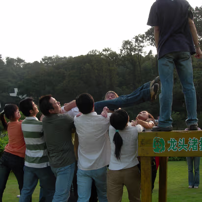 MidAutumnFest2006-10 A nice drop and catch.