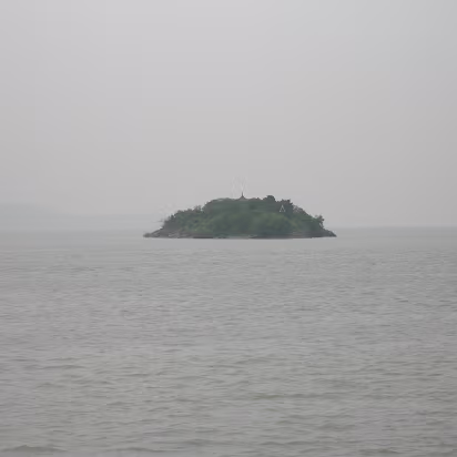Turtle-Head-Island-07 A wealthy person's retreat. Isolated for sure.