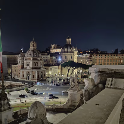Italy-025 A view from the palace plaza.