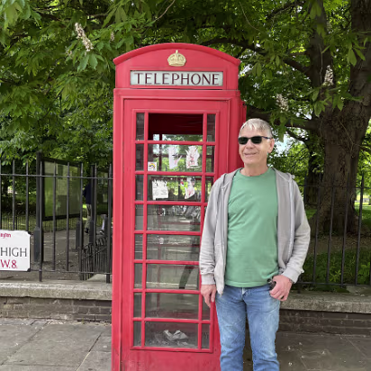 UK-2022-006 No need for fancy telephone booths except for pictures.