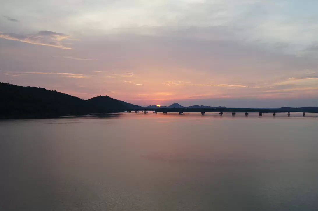 Big_Dam_Bridge-027