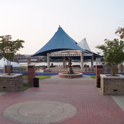 Downtown_Little_Rock-005 Waterfront park.