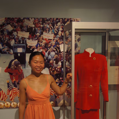 Old_State_House-008 Hanhan is the same size as Hillary!?