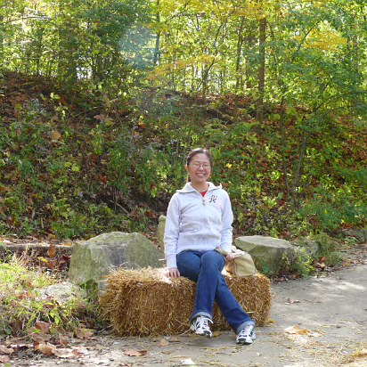 Autumn_2009-024 Happy Hanhan is taking a break near the river.