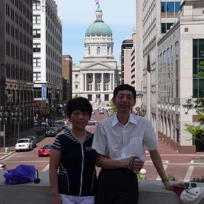 Downtown_Indy_June_2009-003 Parents with Capitol dome.