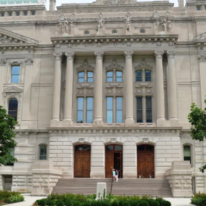 Downtown_Indy_June_2009-016 Hanhan & mom on Capitol stairs.