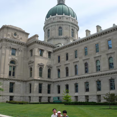 Downtown_Indy_June_2009-017 Hanhan with parents taking a break.