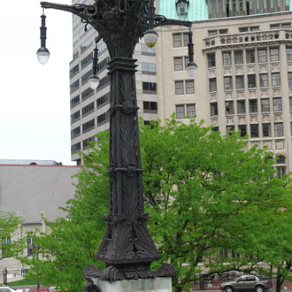 Indy_May_2009-009 We just like these unique street lights.