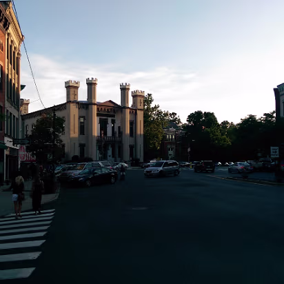 Holyoke_House_Hunt-014