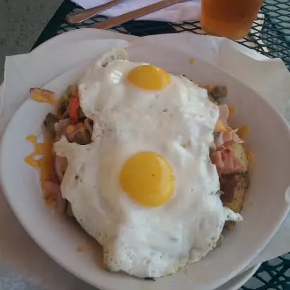 Holyoke_House_Hunt-020