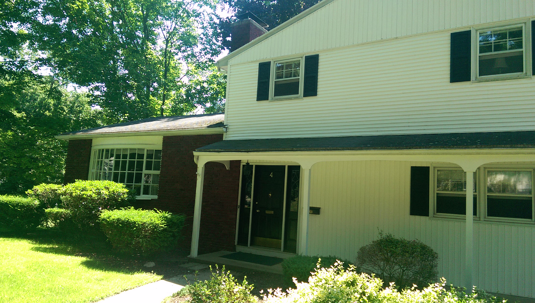 Holyoke_House_Hunt-023