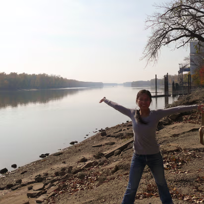 Fall_2008-007 Hanhan taking in the Henry waterfront.