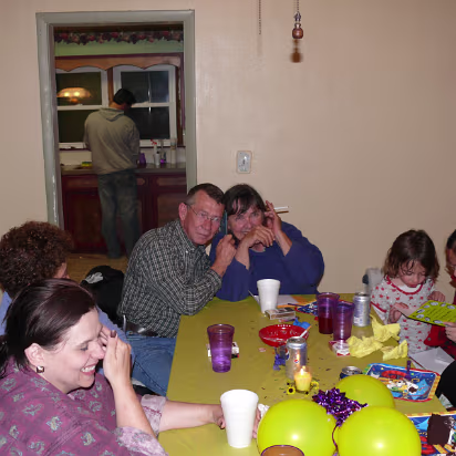 Hanhan_Graduation-043 Ed & Linda playing with a talking card.