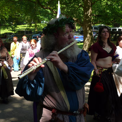 Olde_English_Faire-010 A troubadour.