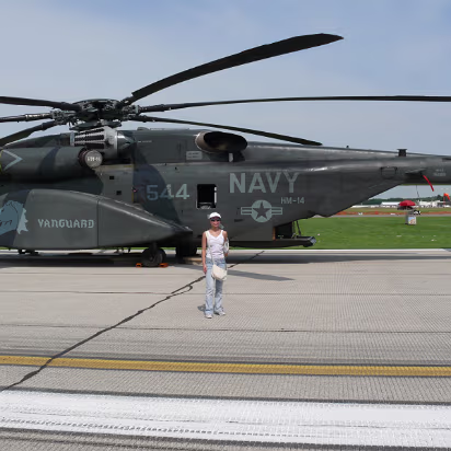 Prairie_Airshow_07-017 Hanhan with a Sea King naval helicopter.