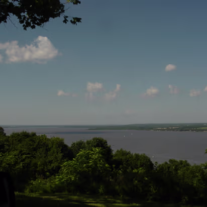 Random-004 Grandview park, overlooking the Illinois River.