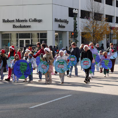 Santa_Claus_Parade_2007-031 Girl Scouts around the world.
