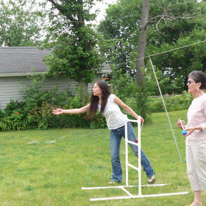 USA_Move-030 Hanhan and Brenda are a team.