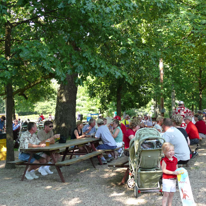 VolksFest_2007-012 Ed and Gary taking a break the German way, with a beer!
