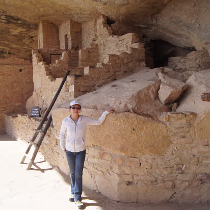 Mesa_Verde_NP-023 See the ladder to get to the foot holds?