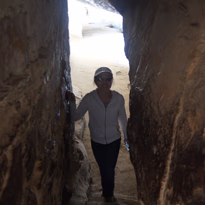 Mesa_Verde_NP-033 A narrow passage between dwellings.