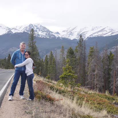 Rocky_Mountain_NP-030 Hanhan is holding Gary up due to the high altitude lack of oxygen!