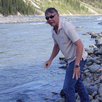 Alaska-044 After touching the freezing water, it was REALLY cold!