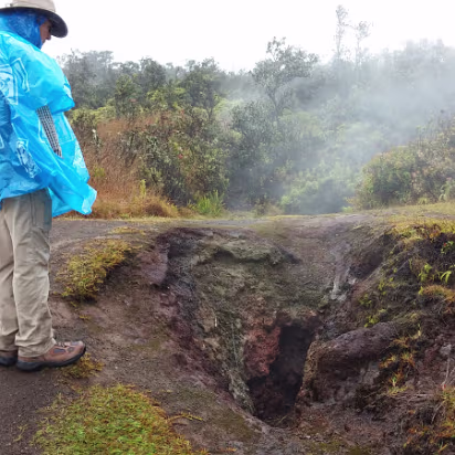 Hawaii-009 Steam vent, time to warm my hands a bit.