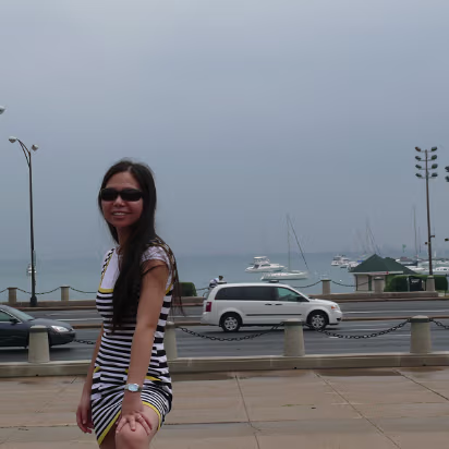 Chicago_Jul-_08-005 Hanhan in front of the Lakeshore.