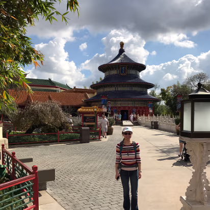 Florida_2017-028 Took Hanhan back home. This area is half the size of the actual Heaven's Temple.