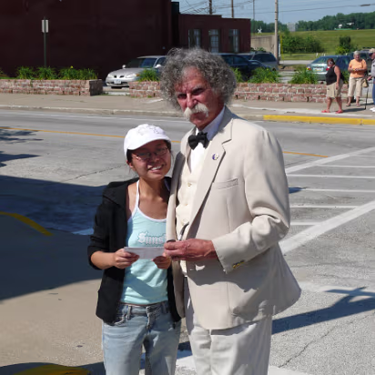 Hannibal-026 Hanhan and Mark Twain. She even got his autograph.